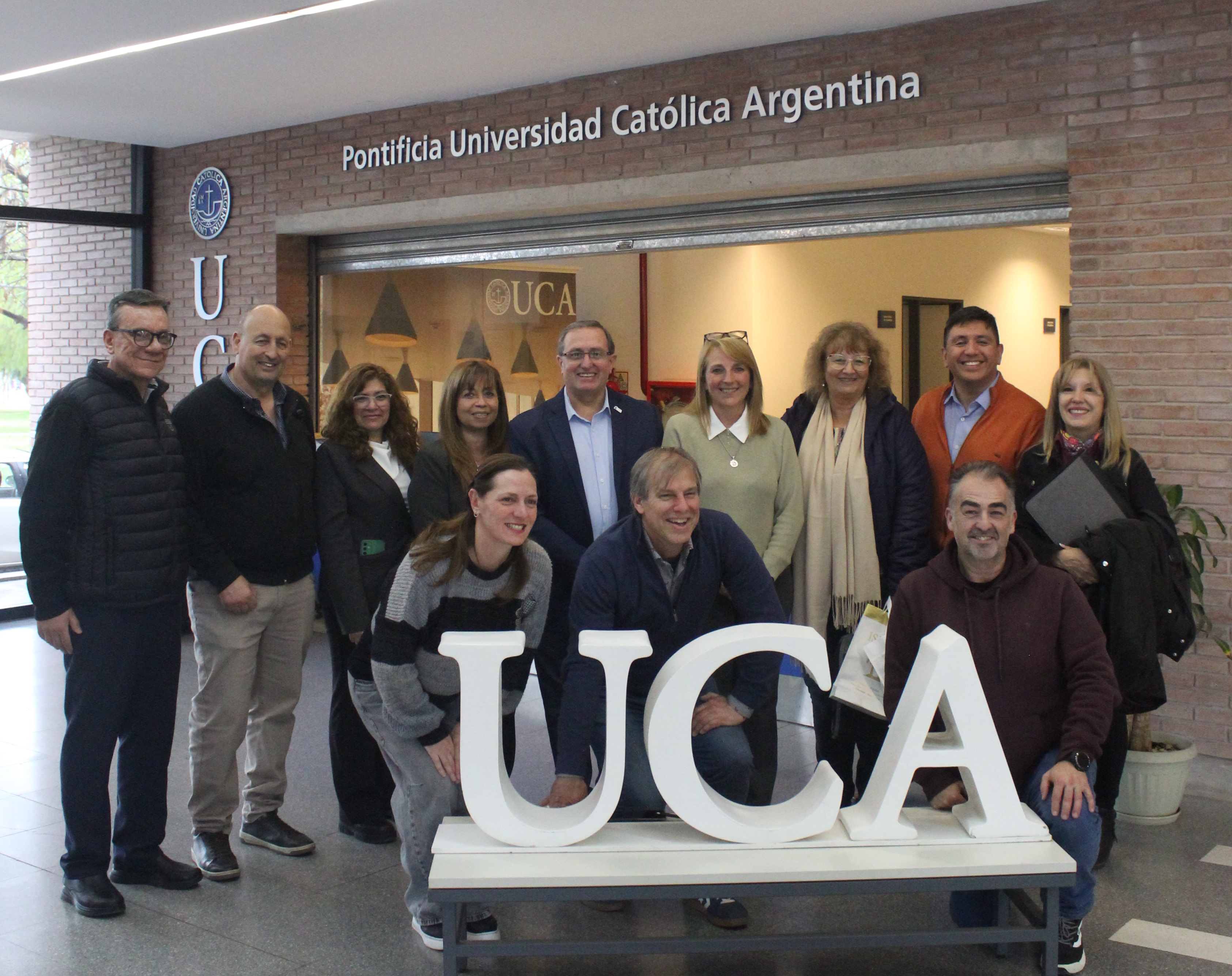 APAS Cuyo y UCA: Innovación en Inteligencia Artificial